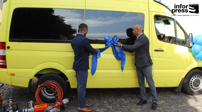 São Nicolau: Ribeira Brava recebe nova ambulância para aprimorar cuidados pré-hospitalares