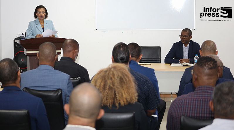 Tráficos de drogas e de seres humanos e lavagem de capitais são novos desafios para a Polícia Judiciária - ministra