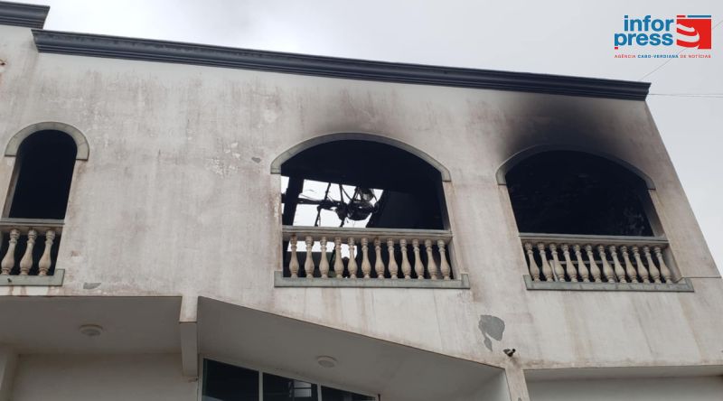 Brava: Autarquia garante estar a trabalhar para repor normalidade no Centro Comercial (c/áudio)