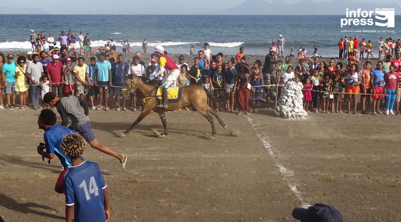 Porto Novo/São João: Promotores do hipismo clamam pela construção do hipódromo 