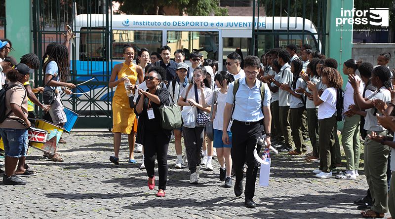 Escola Técnica da Praia recebe delegação da Pui Ching Middle School de Macau para intercâmbio centrado no Ambiente