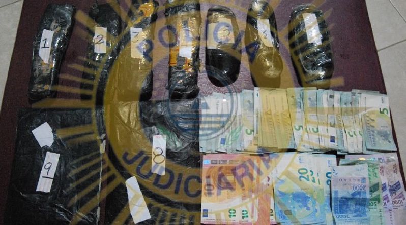 Ilha do Sal: Mulher detida no Aeroporto Amílcar Cabral com mais de 2,5 kg de cocaína fica em prisão preventiva