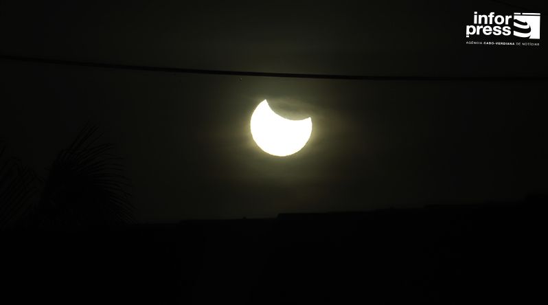 Eclipse solar parcial foi observado hoje em Cabo Verde
