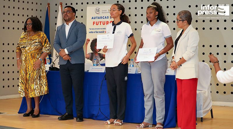 Autarcas do Futuro: Jovens eleitos prometem acompanhar actuações locais com foco na educação e saúde