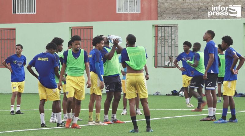Futebol/São Vicente: Amarante aposta na juventude e Salamansa define manutenção como prioridade