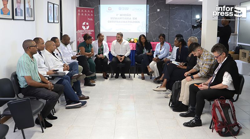 Hospital Agostinho Neto quer reduzir em 60% transferências médicas com cirurgias de próteses no país