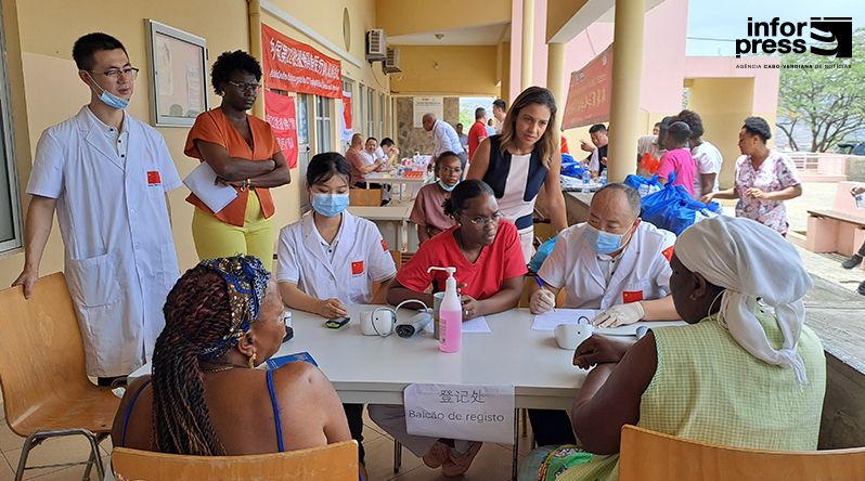 Tarrafal: Feira de saúde leva consultas especializadas e apoio social a mais de 100 utentes