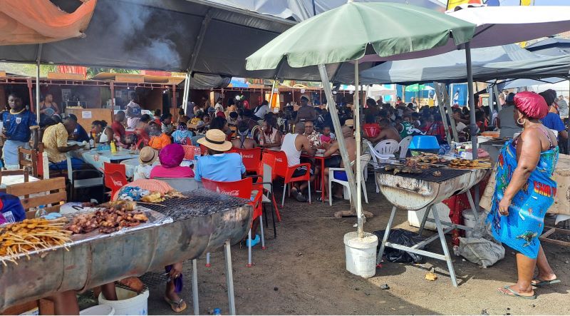 Vendedores destacam movimento económico e afluência de emigrantes no Festival do Peixe do Tarrafal