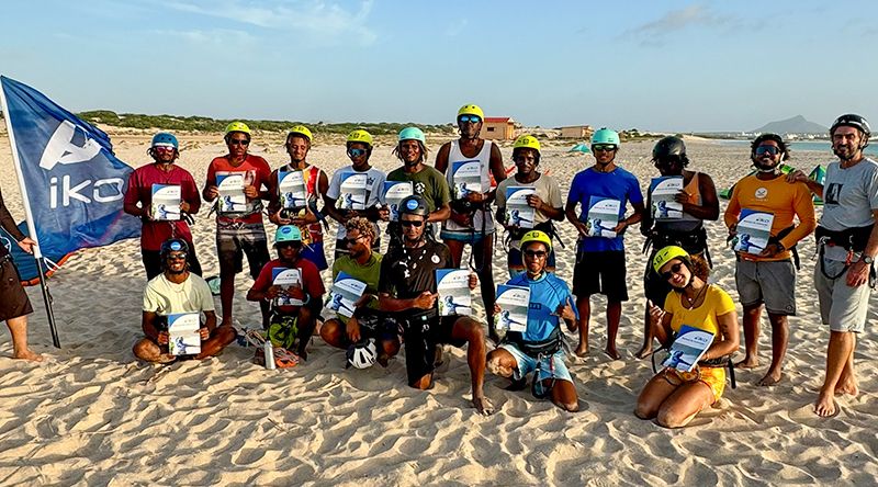 Boa Vista: Formados 16 novos instrutores IKO de kitesurf dos quais as duas primeiras mulheres cabo-verdianas certificadas