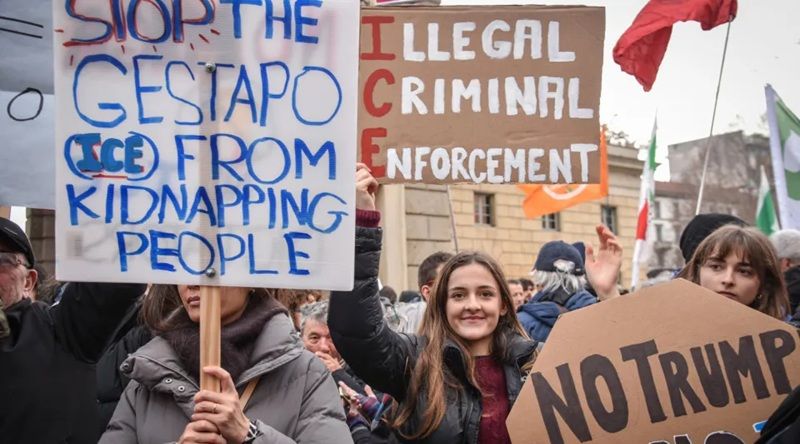 EUA gastam 38,3 mil milhões de dólares em alojamentos para imigrantes detidos