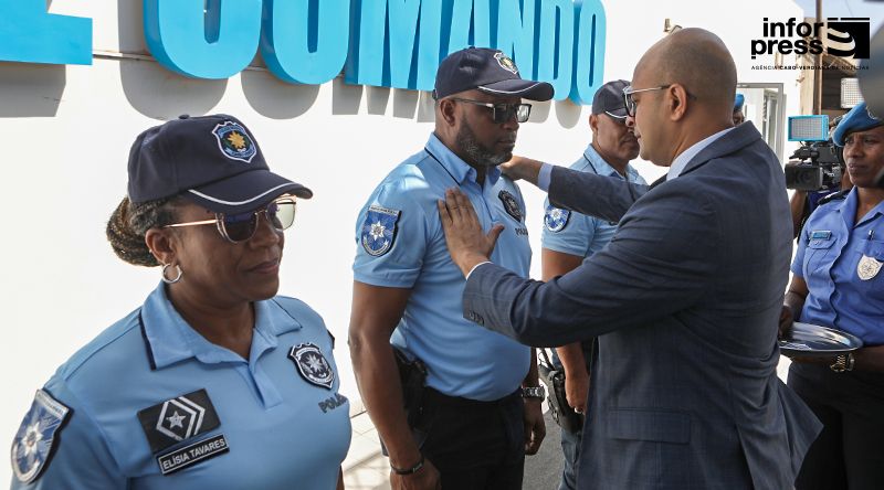 Polícia Nacional coloca mais 78 agentes na cidade da Praia e imposição de novas patentes