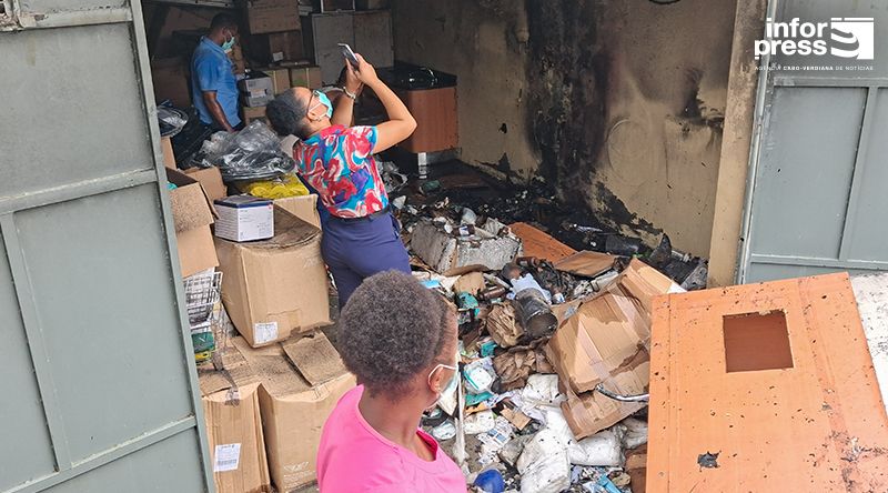 São Filipe: Incêndio no depósito da delegacia de saúde destrói medicamentos e materiais de apoio