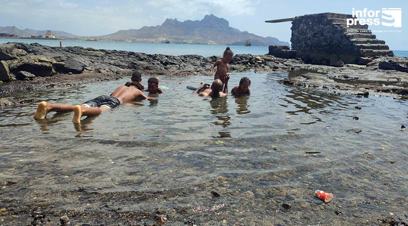 São Vicente: Cidadãos promovem limpeza de “Tanquim de Matiota” em celebração dos 50 anos da independência 