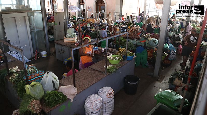 Vendedoras do Mercado do Platô apontam vendas moderadas no pós-Natal para passagem de ano
