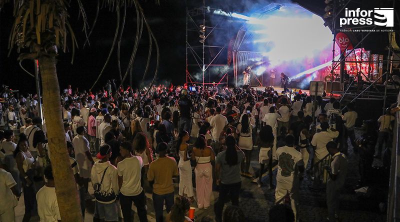 São Filipe: Público elogia ambiente e animação na Noite Branca do Festival no Presídio