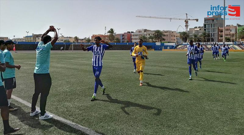 Futebol/Campeonato CV: Treinador do Derby diz sentir equipa a “trabalhar bem” e "pronta" para o primeiro desafio das meias-finais
