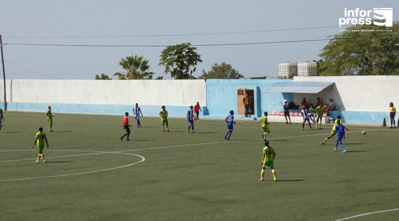 Futebol/Fogo: União de São Lourenço goleia Brasilim e aproxima da liderança do campeonato regional do escalão