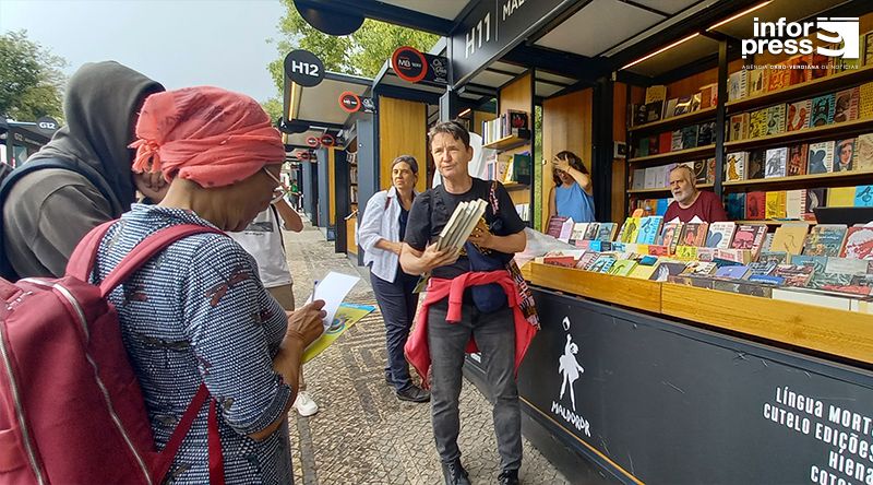 Portugal: Visita guiada aos ‘stands’ na Feira do Livro de Lisboa promove literatura cabo-verdiana e publicações sobre Cabo Verde