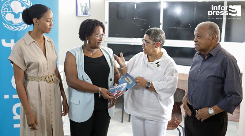 Comité Olímpico Cabo-verdiano distribui livro “As aventuras de Alex e Lia – uma viagem pelo olimpismo” às escolas do país