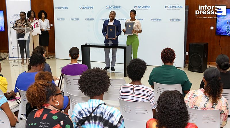 Ministério da Família reforça trabalho social com 19 novos cuidadores de dependentes