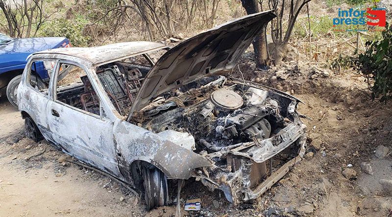 Brava: Carro totalmente destruído depois de incendiado por indivíduo não identificado (c/áudio)