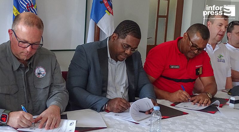 São Vicente: Luxemburgo apoia corporação de bombeiros para melhoria de condições de trabalho – vereador