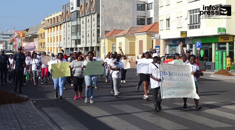 Marcha cívica assinala Dia Internacional da Mulher com apelo à prevenção da violência e respeito pelos direitos