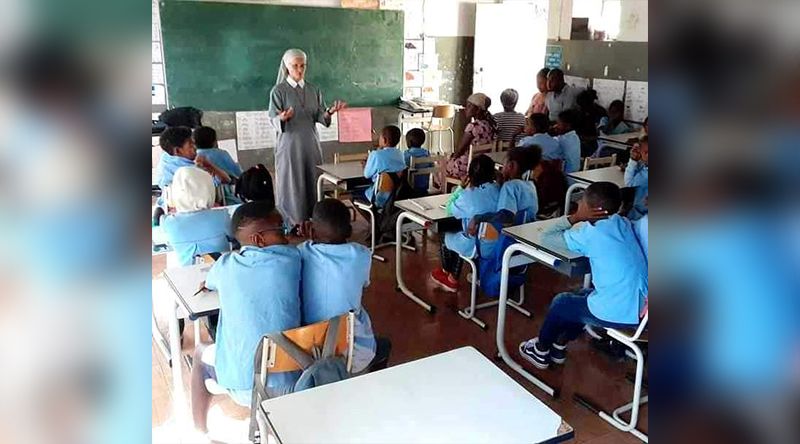 Ribeira Grande: Estudantes do Planalto Leste recebem apoio Escolar de Associação da Polónia