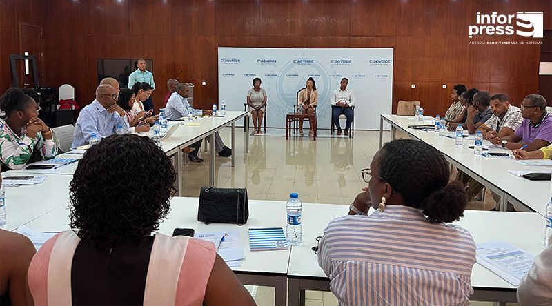 Médicos e enfermeiros recebem formação na área de gestão de casos de paludismo