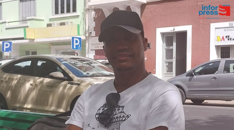 Música: Tcheka regressa à cidade da Praia com concerto intimista na Assembleia Nacional