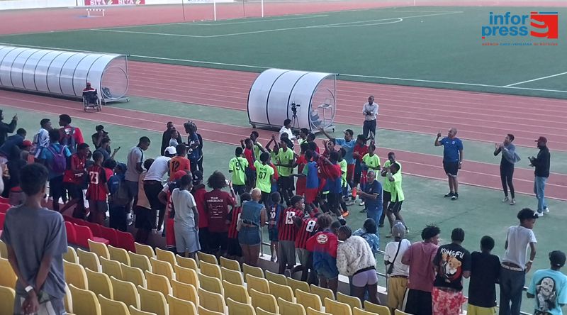 Futebol/Sub-17: EPIF vence EFIZ (2-1) e junta-se ao Batuque na final do campeonato nacional