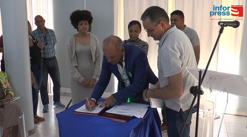 Ilha do Sal: Escola Profissional Eptoliva assina protocolo com empresas locais para acolher estudantes em estágios profissionais 