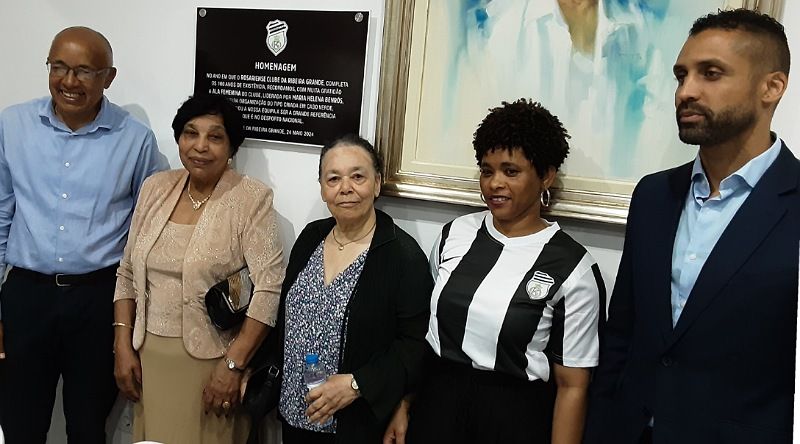 Rosariense/Centenário: Claque feminina “Nôs ê Rosa” dá continuidade à antiga “Ala feminina” e forma nova geração de apoiantes
