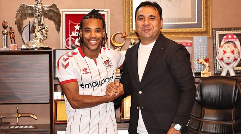 Futebol: Internacional cabo-verdiano Garry Rodrigues troca de clube na Turquia 