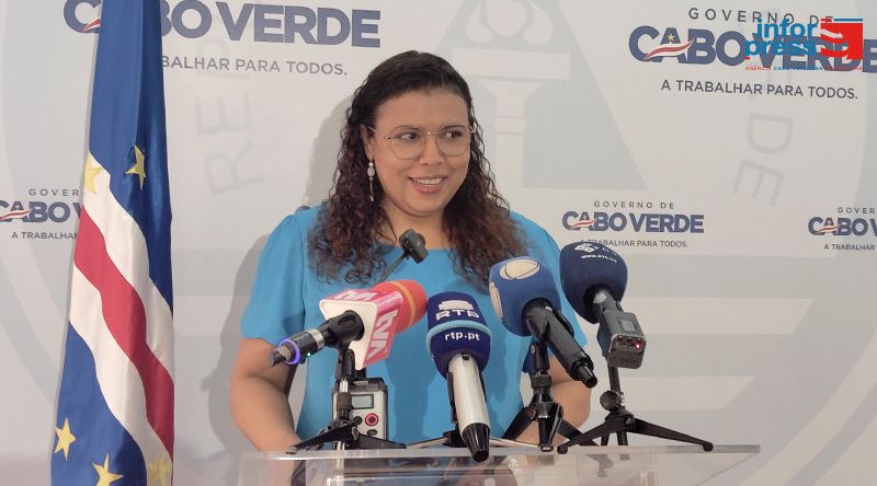 Governo aprova decreto para regularização de colaboradores com vínculo precário nos municípios