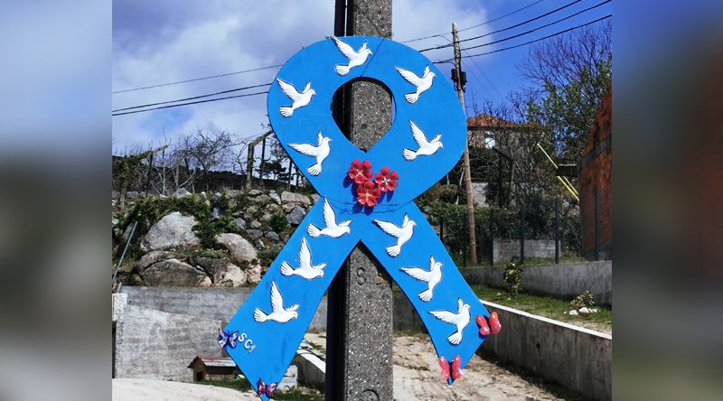 Acrides associa-se ao mês de prevenção dos maus-tratos na infância com colocação de laço azul nas escolas