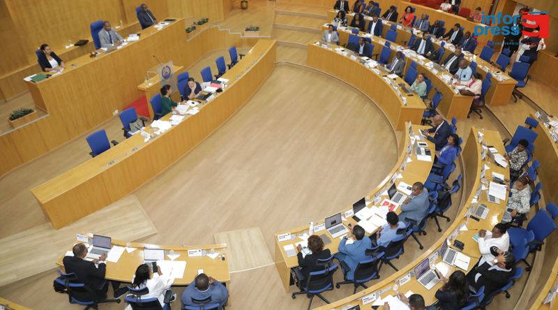 Parlamento aprova na generalidade a proposta de lei que estabelece termos da regularização do vínculo do pessoal da administração pública