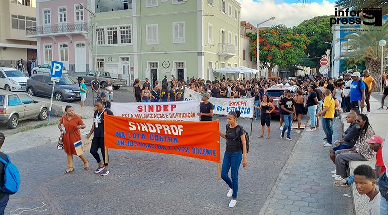São Vicente: Sindicatos dos professores vão agendar nova manifestação em Outubro e prometem radicalizar (c/áudio)
