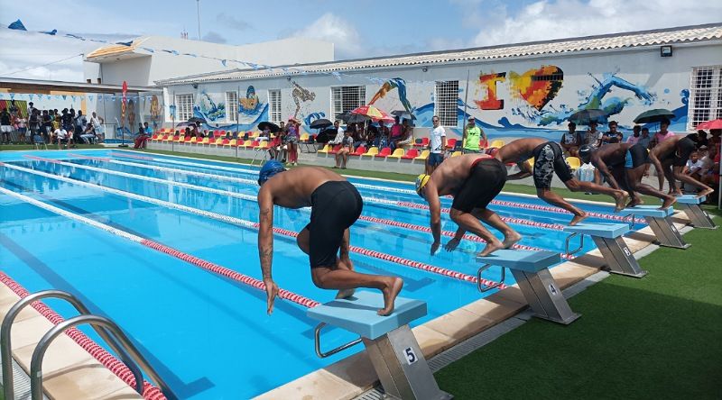 Fogo: Quarto campeonato nacional de natação pura termina hoje com a realização de mais cinco provas