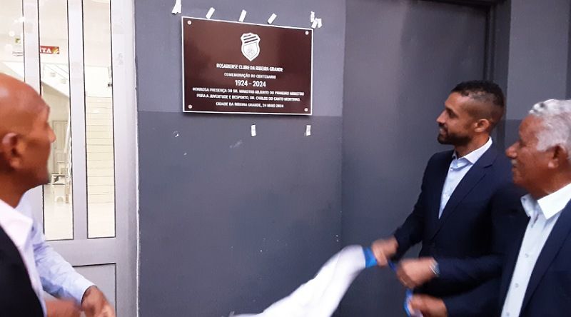 Homenagem/Rosariense: Ministro do Desporto descerra placa do “centenário” do clube em cerimónia com várias homenagens