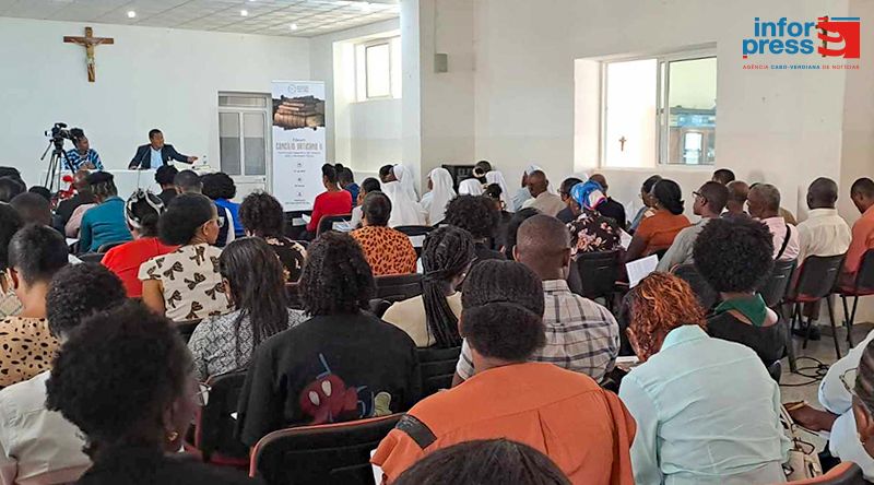 Paróquias da Vigararia de Santiago Norte em reflexão sobre Palavra Divina revelada nas Sagradas Escrituras