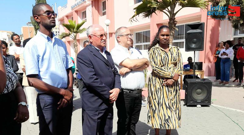 Santa Catarina: Presidente da Câmara de Cadaval inicia visita ao município com entrega de autocarro escolar (c/áudio)