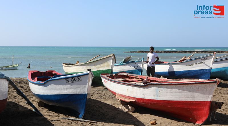 Ministro Abraão Vicente visita ilha do Maio para tomar pulso ao sector do mar