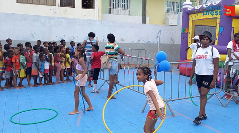 Autarca da Praia promete fazer "mais caravanas dos sorrisos" ao longo do ano nos bairros