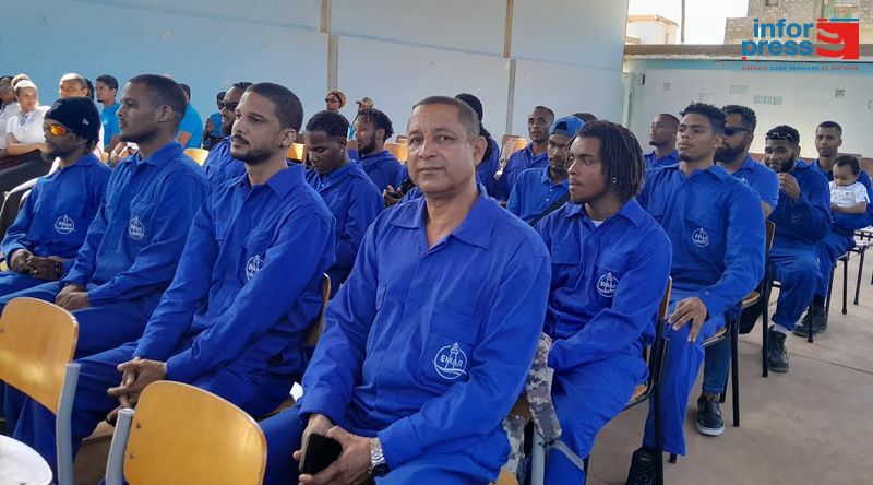 Ministro do Mar pede a empresas e instituições que ajudem na formação a baixo custo para jovens chefes de família