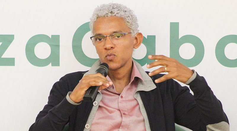 Autor de literatura para infância Dai Varela pede políticas públicas para o sector   