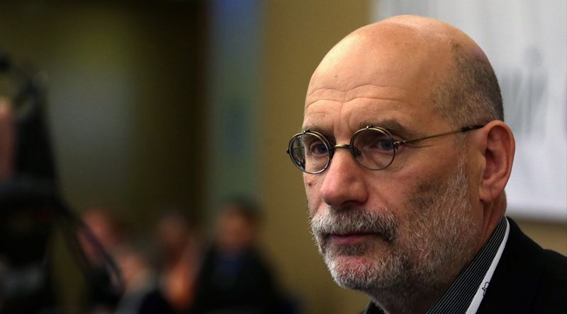 Escritor Boris Akunin condenado à revelia na Rússia