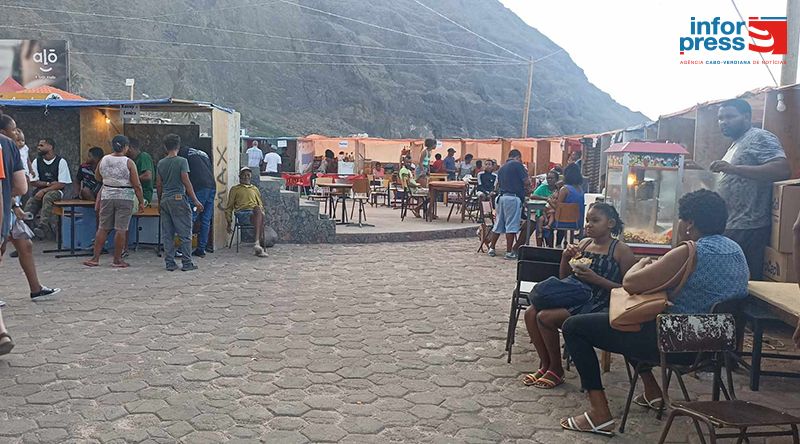 Paul/Festa do Município: Feira de produtos e serviços arrancou hoje com 38 expositores