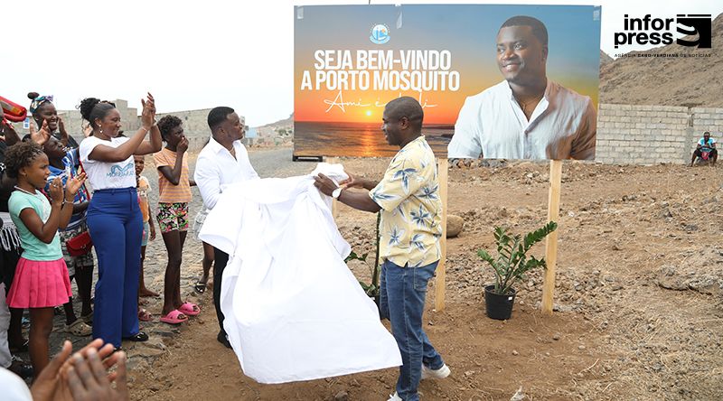 Garry emocionado com homenagem da Câmara Municipal da Ribeira Grande de Santiago
