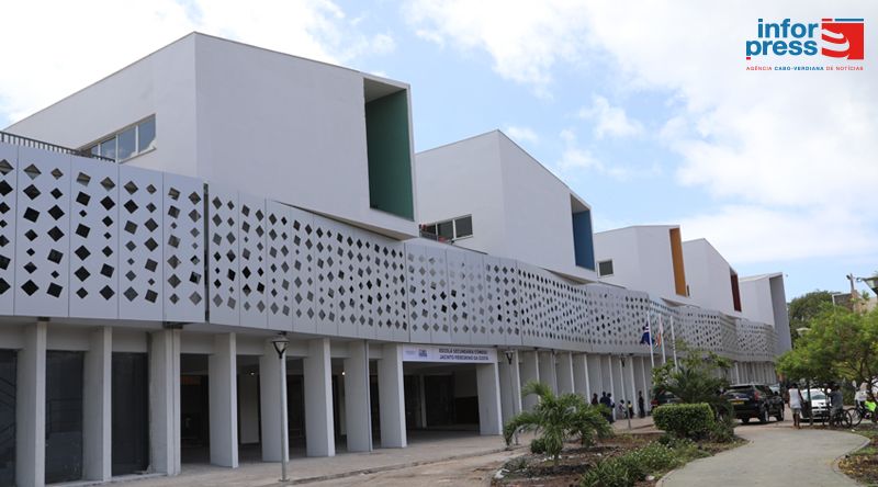 Praia: Novo Liceu da Várzea aberto oficialmente hoje para acolher comunidade educativa do bairro e arredores (c/áudio)